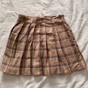 PLEATED SIDE ZIP SKIRT
